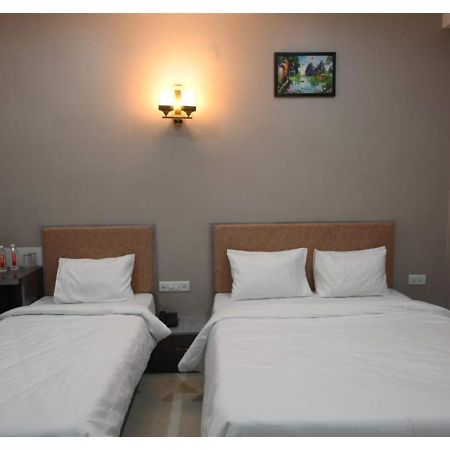 Hotel Ganga Kaveri Varanasi Exterior foto