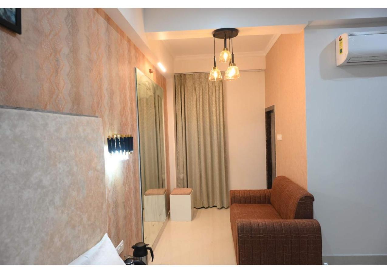 Hotel Ganga Kaveri Varanasi Exterior foto